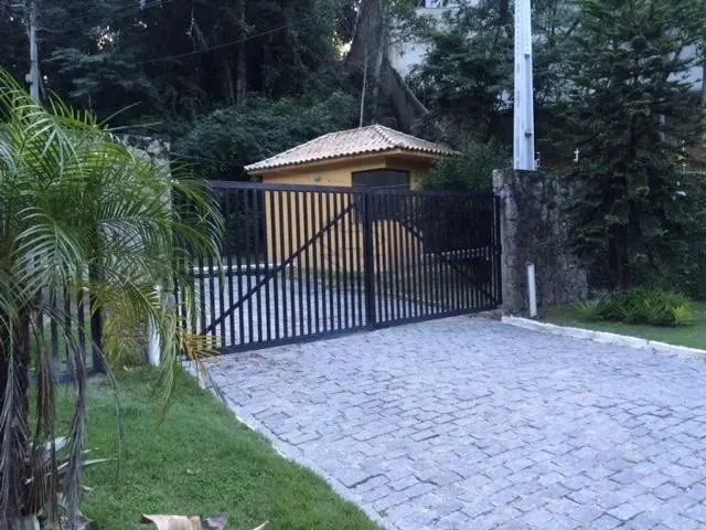 Terreno em Condomínio -Três Mangueiras-