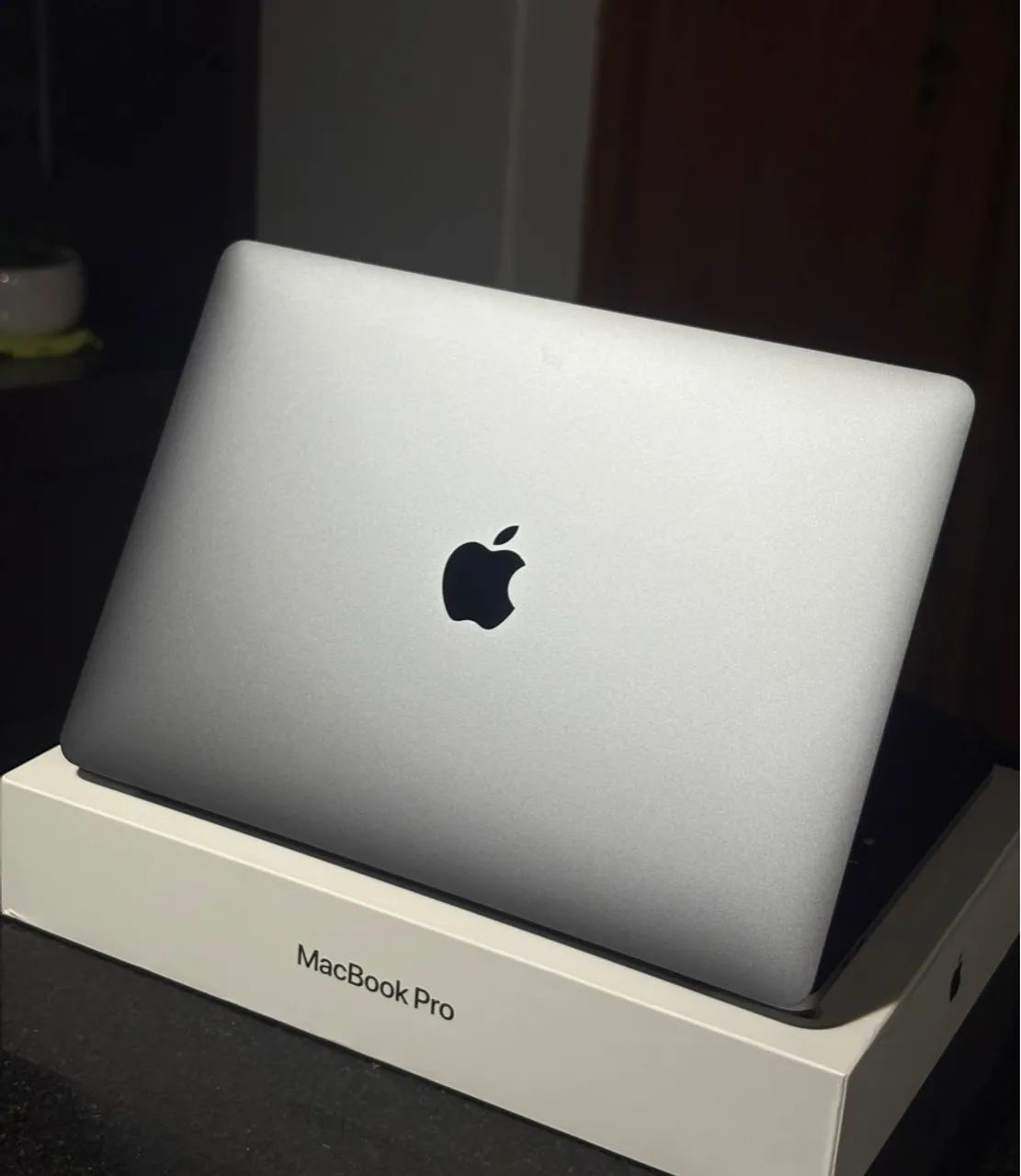 Apple MacBook Pro M2 - Space Gray, 13 polegadas - Notebooks - Vila