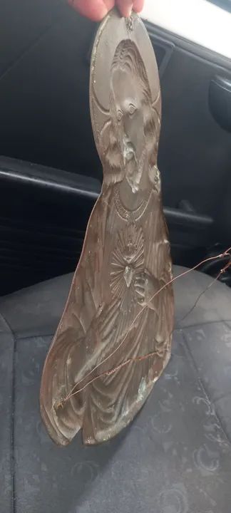 Quadro antigo em bronze leia a baixo  - Foto 3