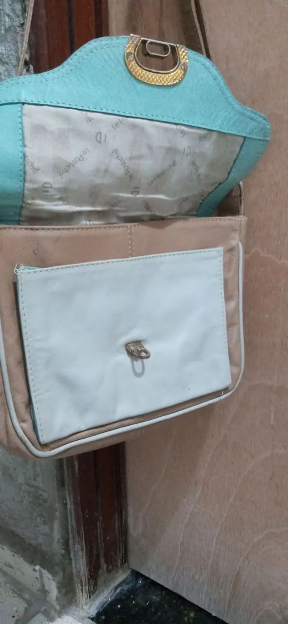 Bolsa de ombro feminina - azul e branca Le Postiche couro original - Foto 2