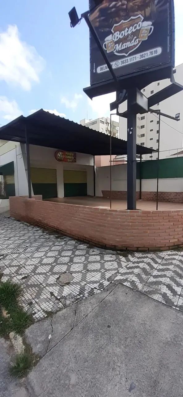 2027- Ponto comercial para Locação próximo a praça Sta Terezinha!