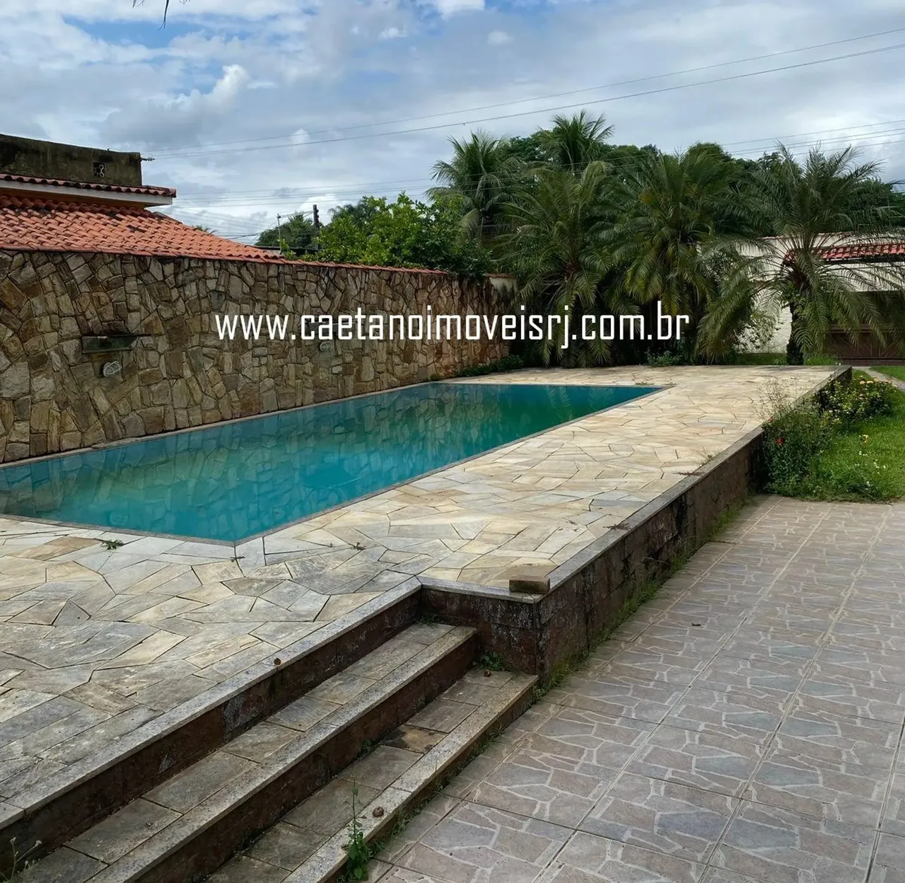 Casa C/ Fino Acabamento e Quintal Grande - Próxima ao Centro de Papucaia