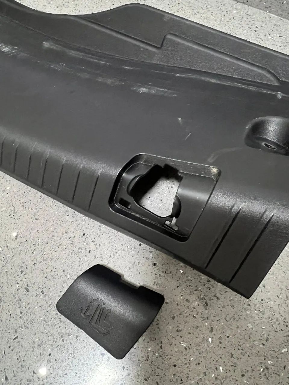 Acabamento Soleira Porta Malas Yaris - Foto 3