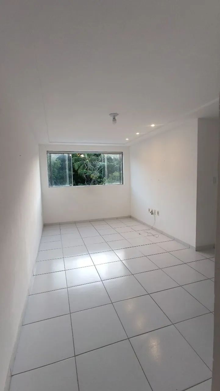 Alugo - 03 quartos - Bancários - 1.800