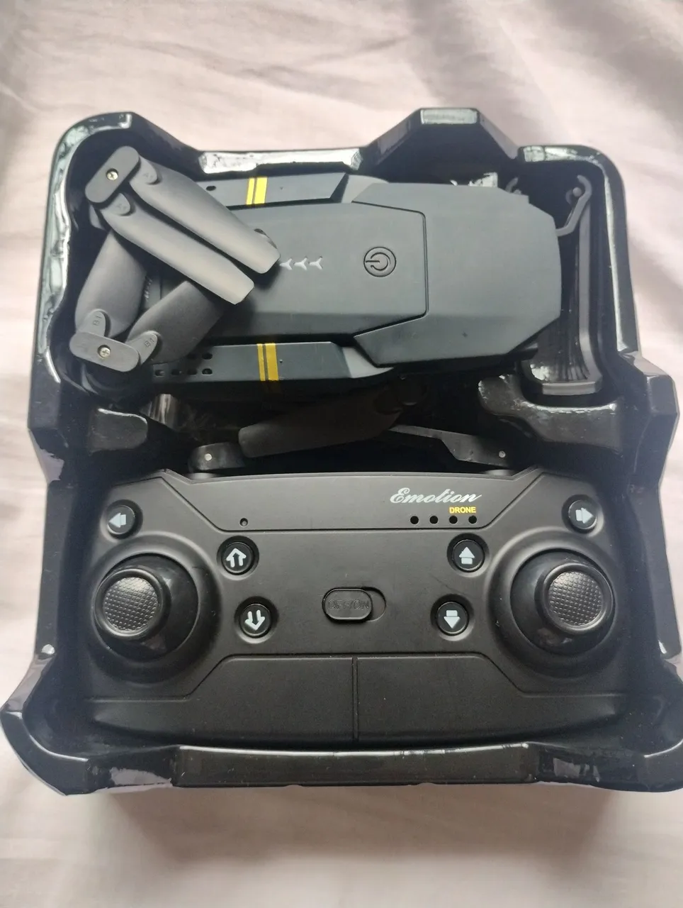 Drone E58 pocket com controle remoto
