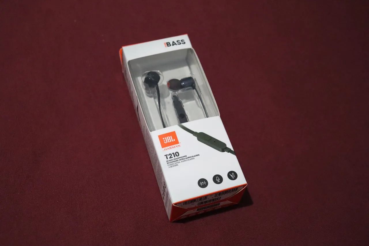 Fone de Ouvido original JBL T210 Preto com Microfone - Cabo Flat