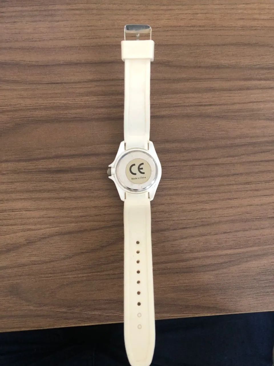 Relógio de quartzo Coliseum feminino branco.  - Foto 4