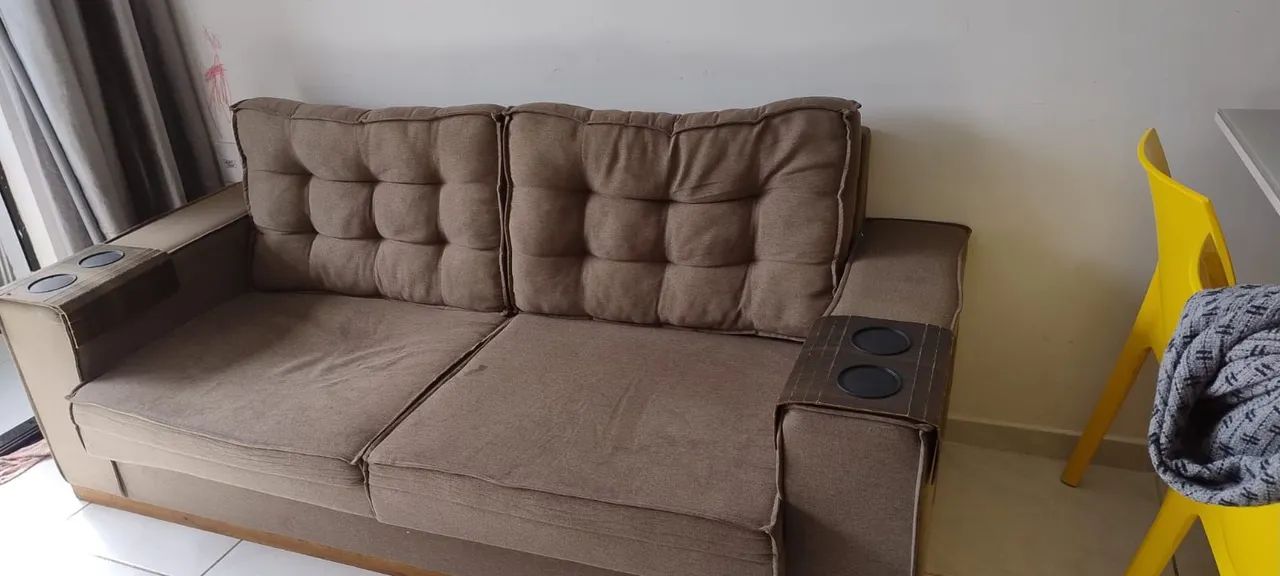Sofá 2 lugares com porta-copos - Foto 3