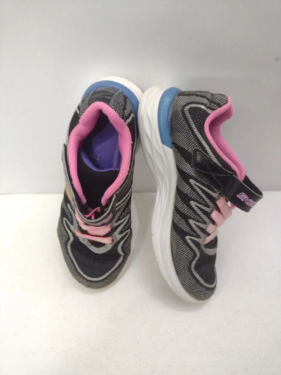 Tênis Infantil feminino Skechers  Tam. 29 em ótimo estado  - Foto 3