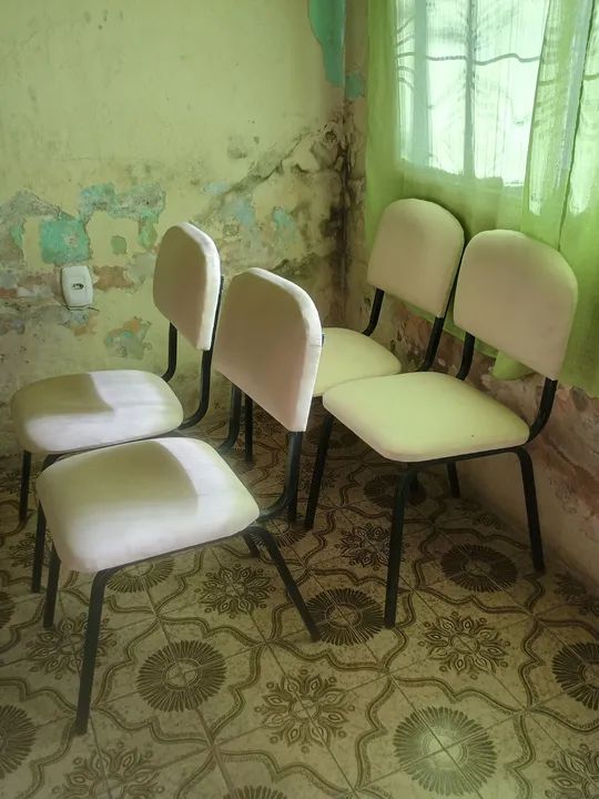 4 Cadeiras Simples - Ótimo estado!