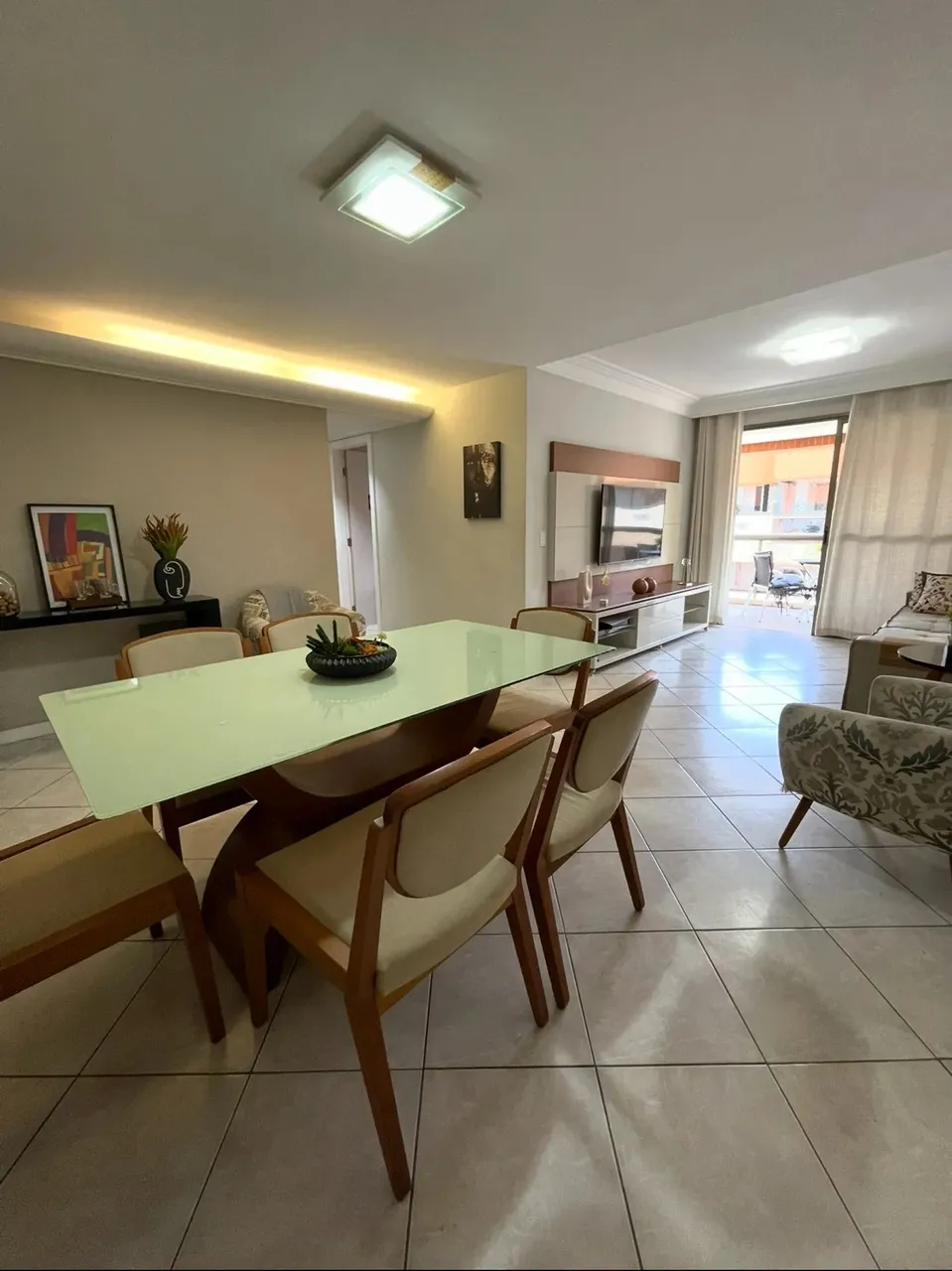Apartamento para venda tem 148 metros quadrados com 4 quartos