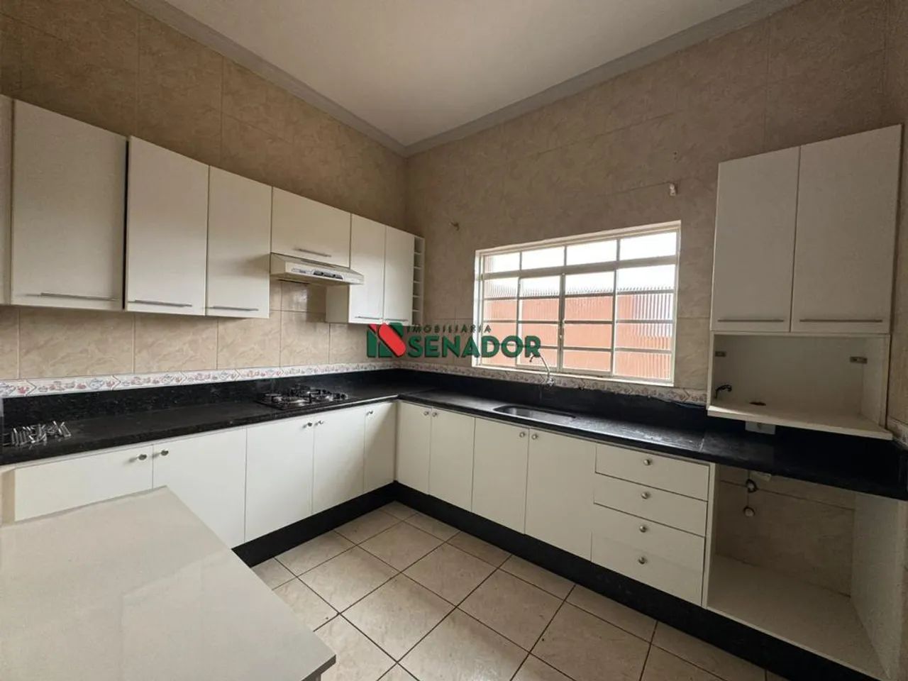 Casa para alugar em Londrina, Bancários, com 3 quartos, com 100 m² - Foto 4