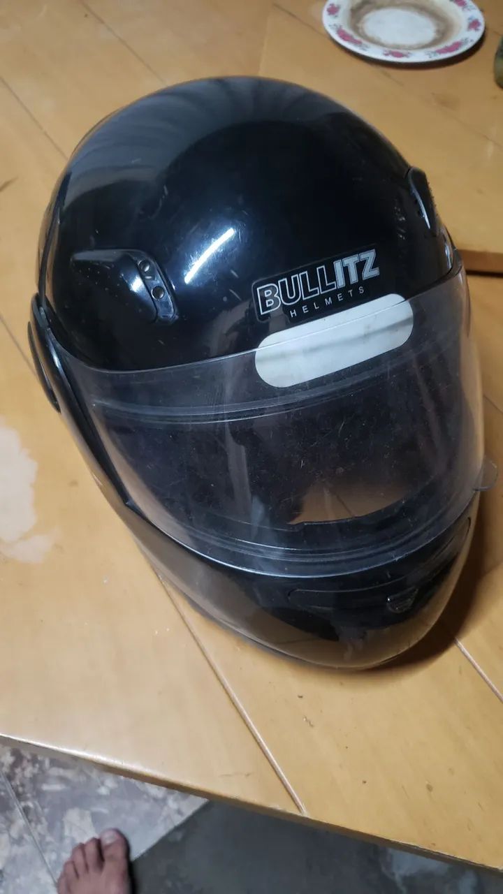 Capacete usado mais em bom estado 