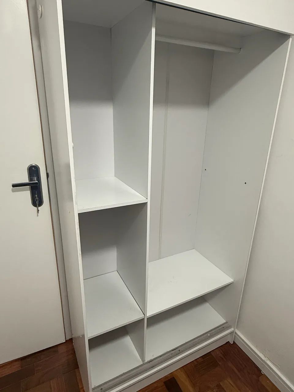 Guarda roupa branco 2 portas - Foto 2
