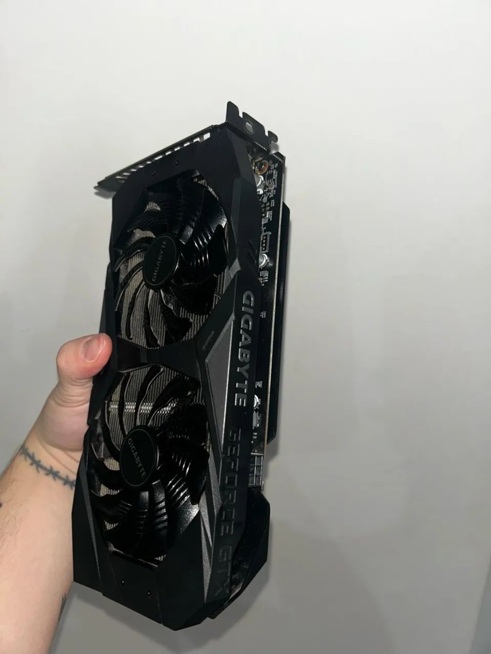 GTX 1650 Super 4GB Gigabyte  - Foto 4
