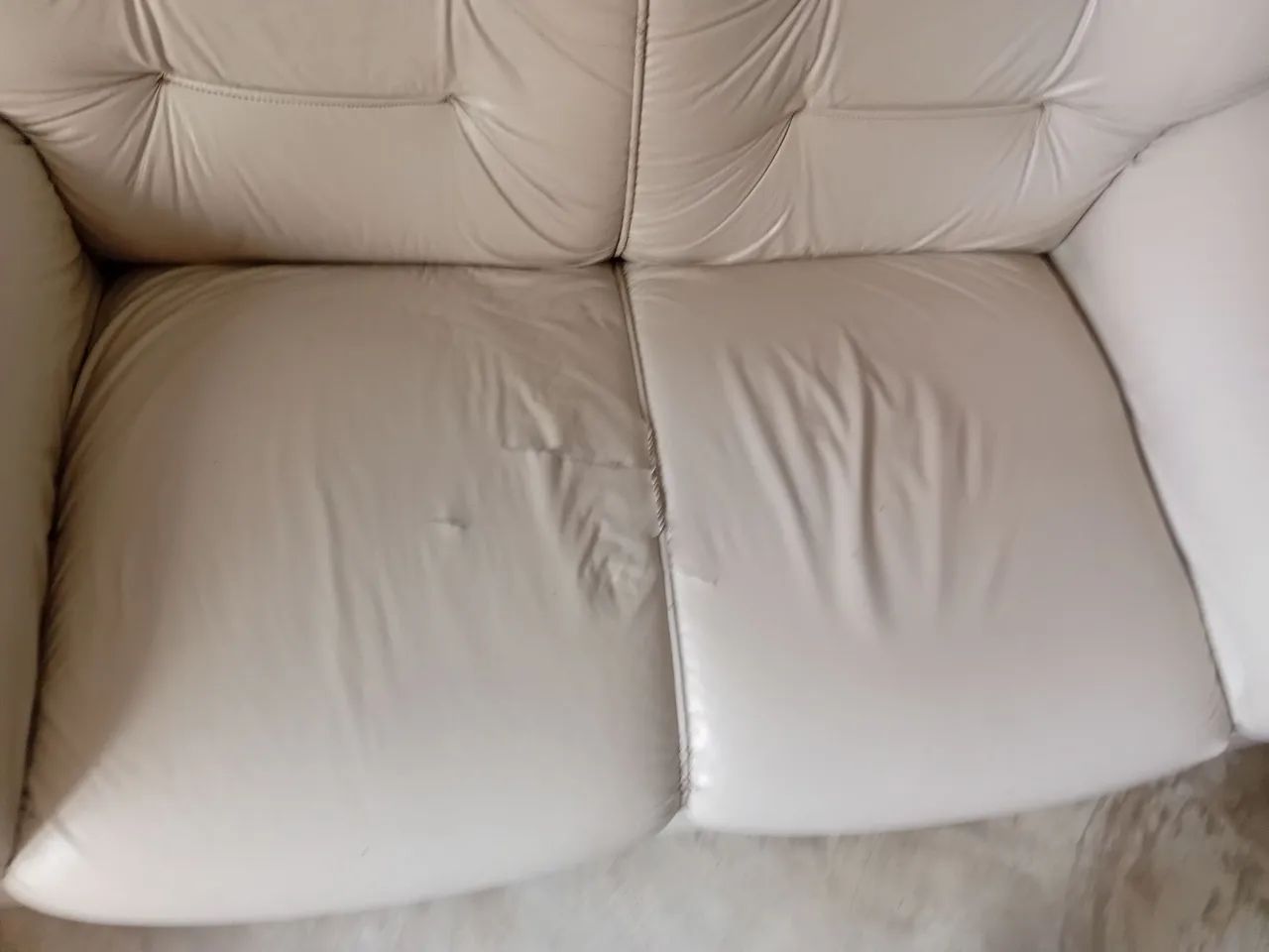 Vendo sofá em couro  - Foto 5