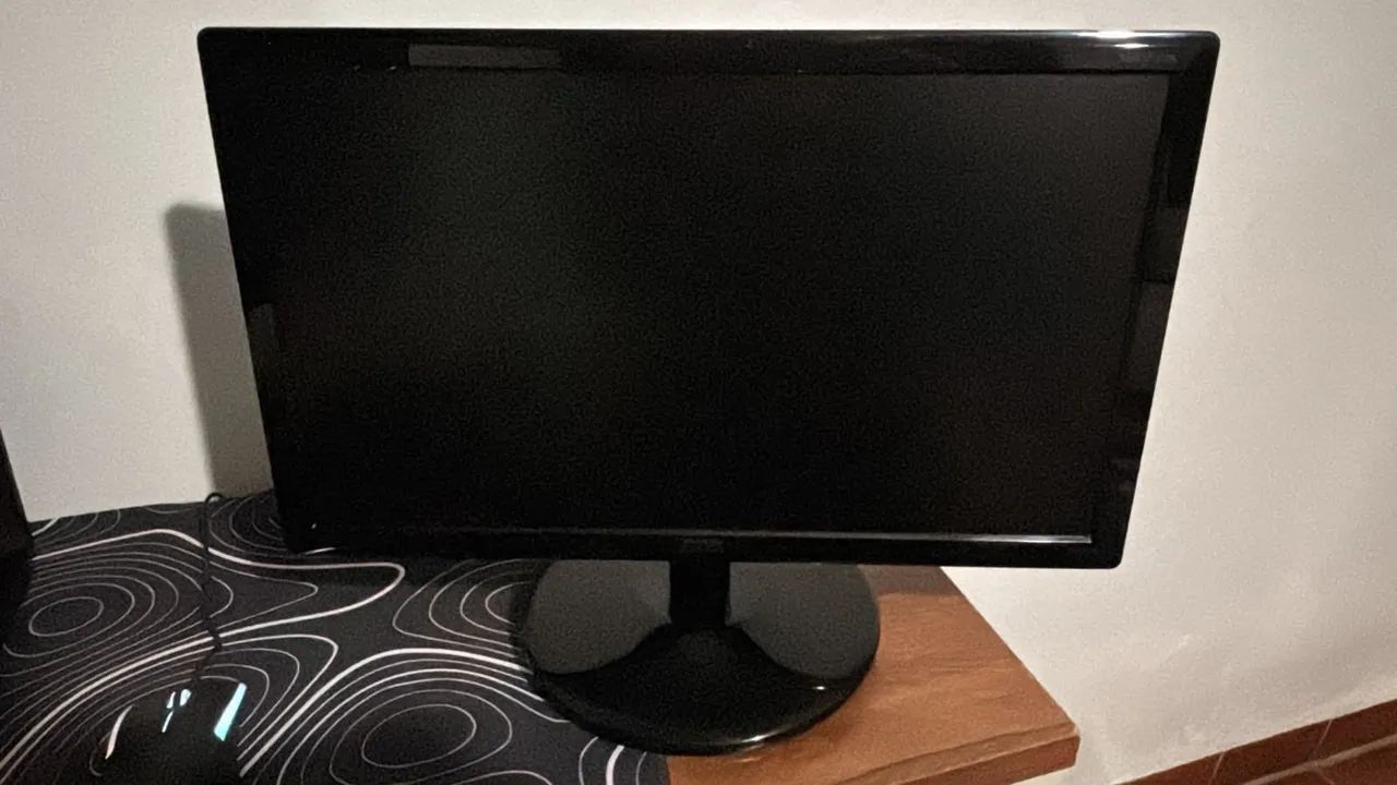 Monitor AOC 18.5" LED Slim (e943Fswk) + Cabo VGA