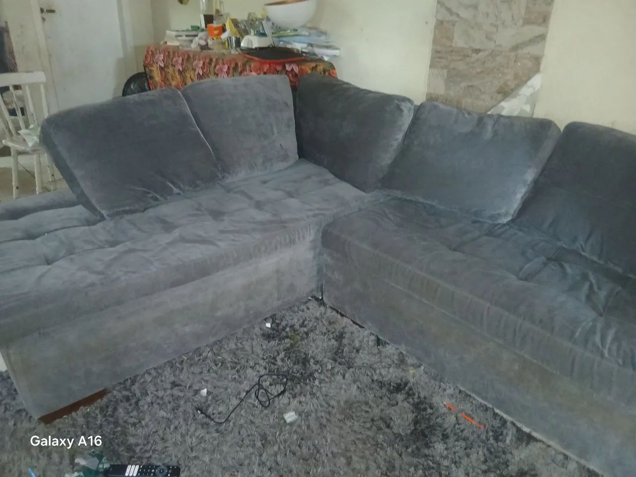 vendo sofá em formato de L grande bem cuidado  - Foto 2