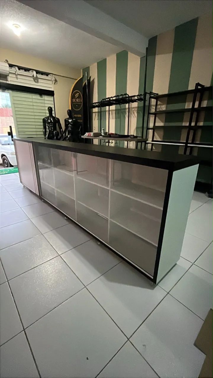 Vitrine Expositora com Balcão de Atendimento - Marcenaria Profissional - Foto 2