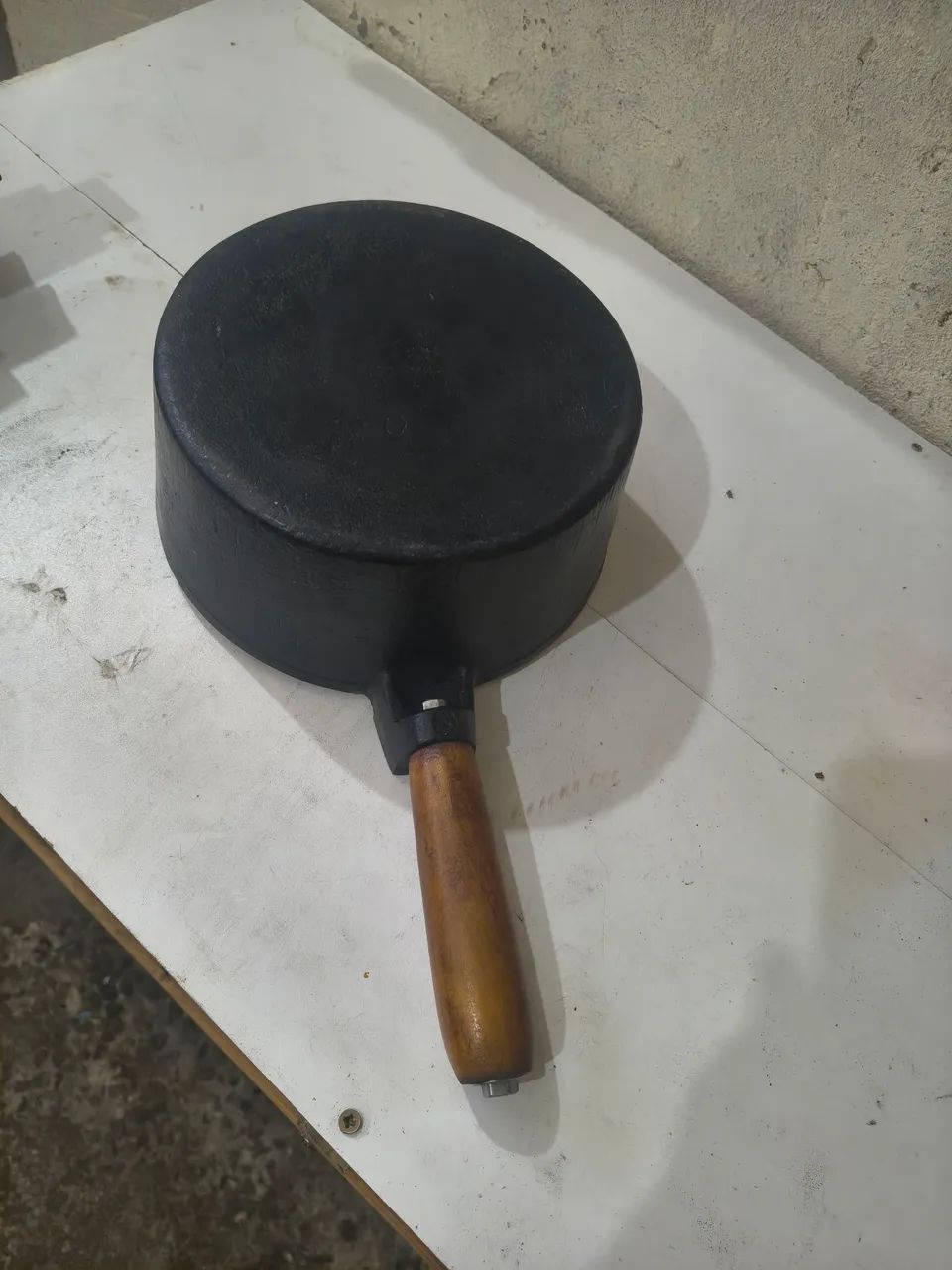 Panela de ferro fundido antiga - Foto 2