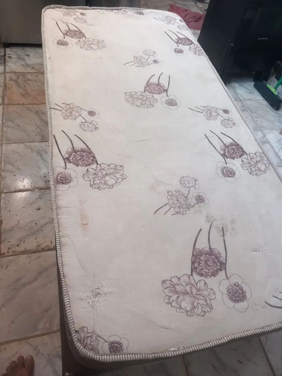 Cama Box de solteirão com colchão 