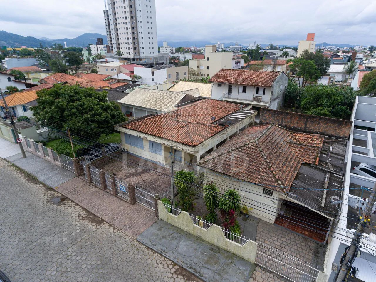 CASA Á VENDA PROXIMA AO COLÉGIO DEHON - Foto 3