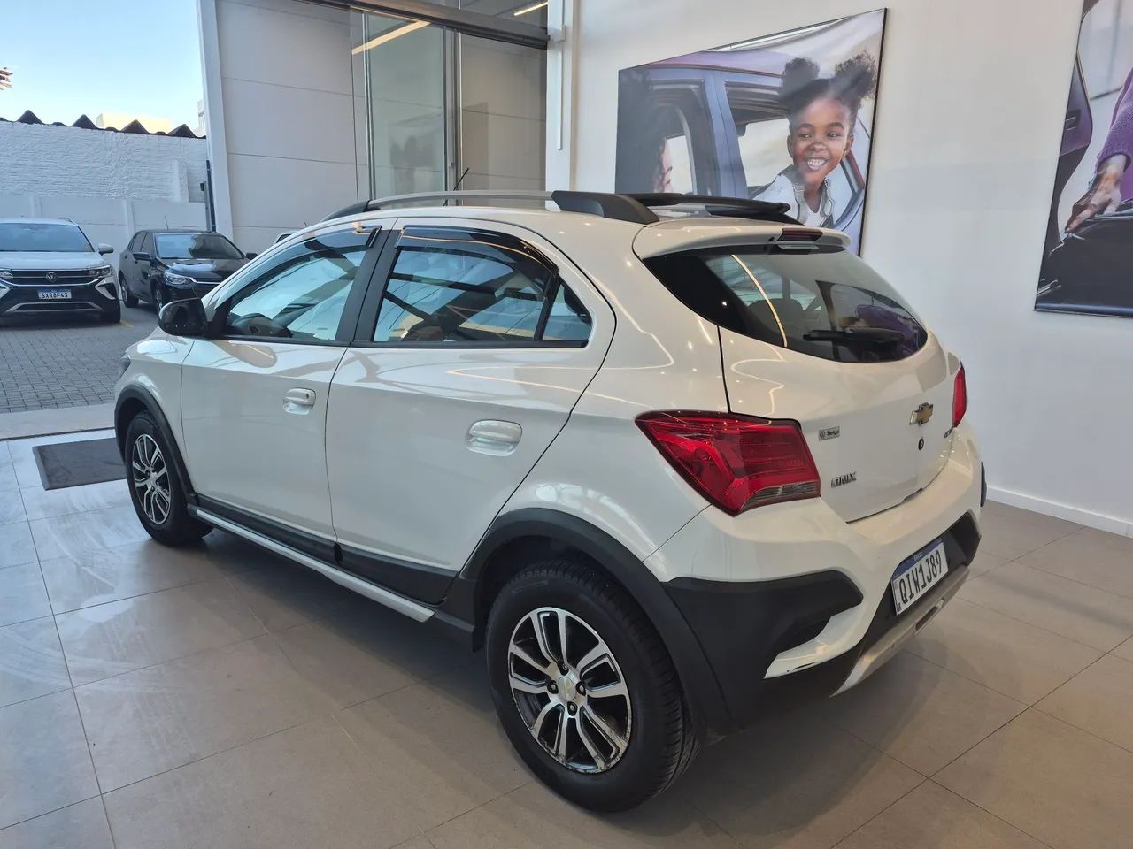 Chevrolet Onix Activ 1.4 8V Flex Mec. 4P 2018 - Foto 4