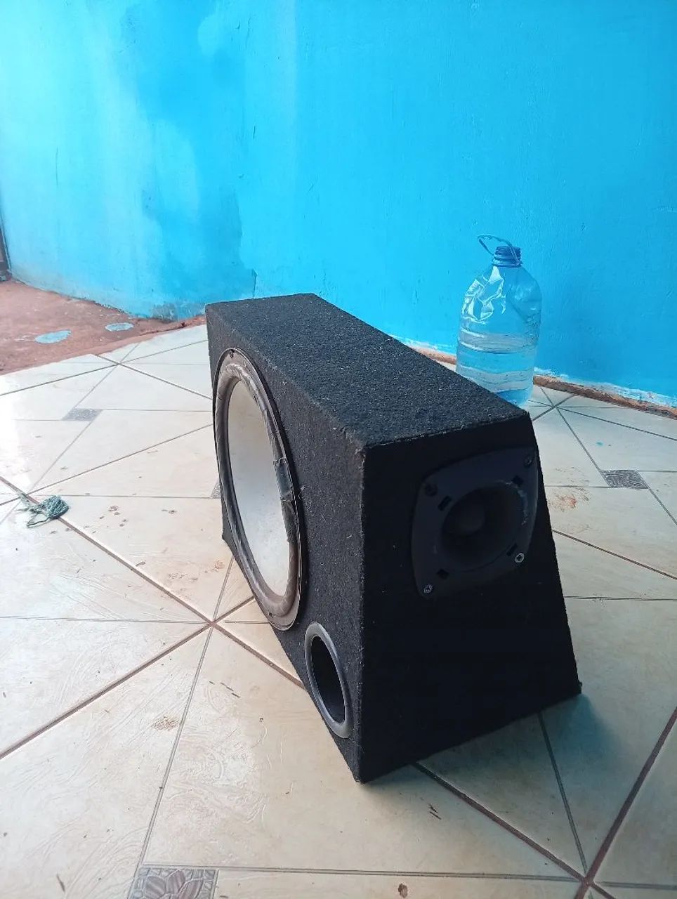 Caixa som amplificada 