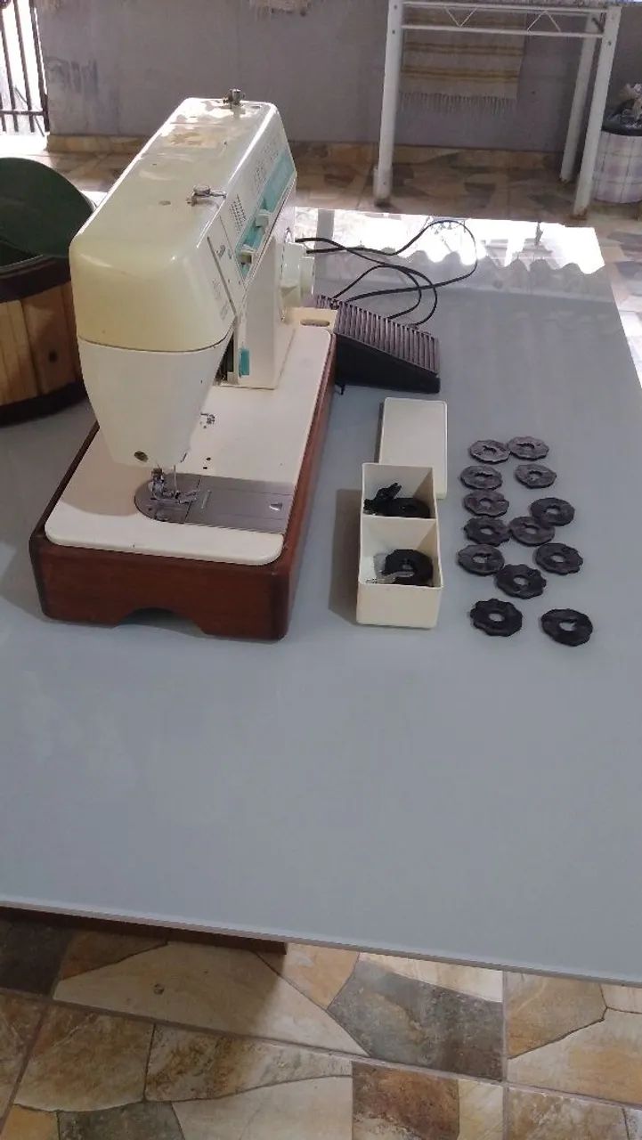 Máquina de costura Singer  - Foto 2