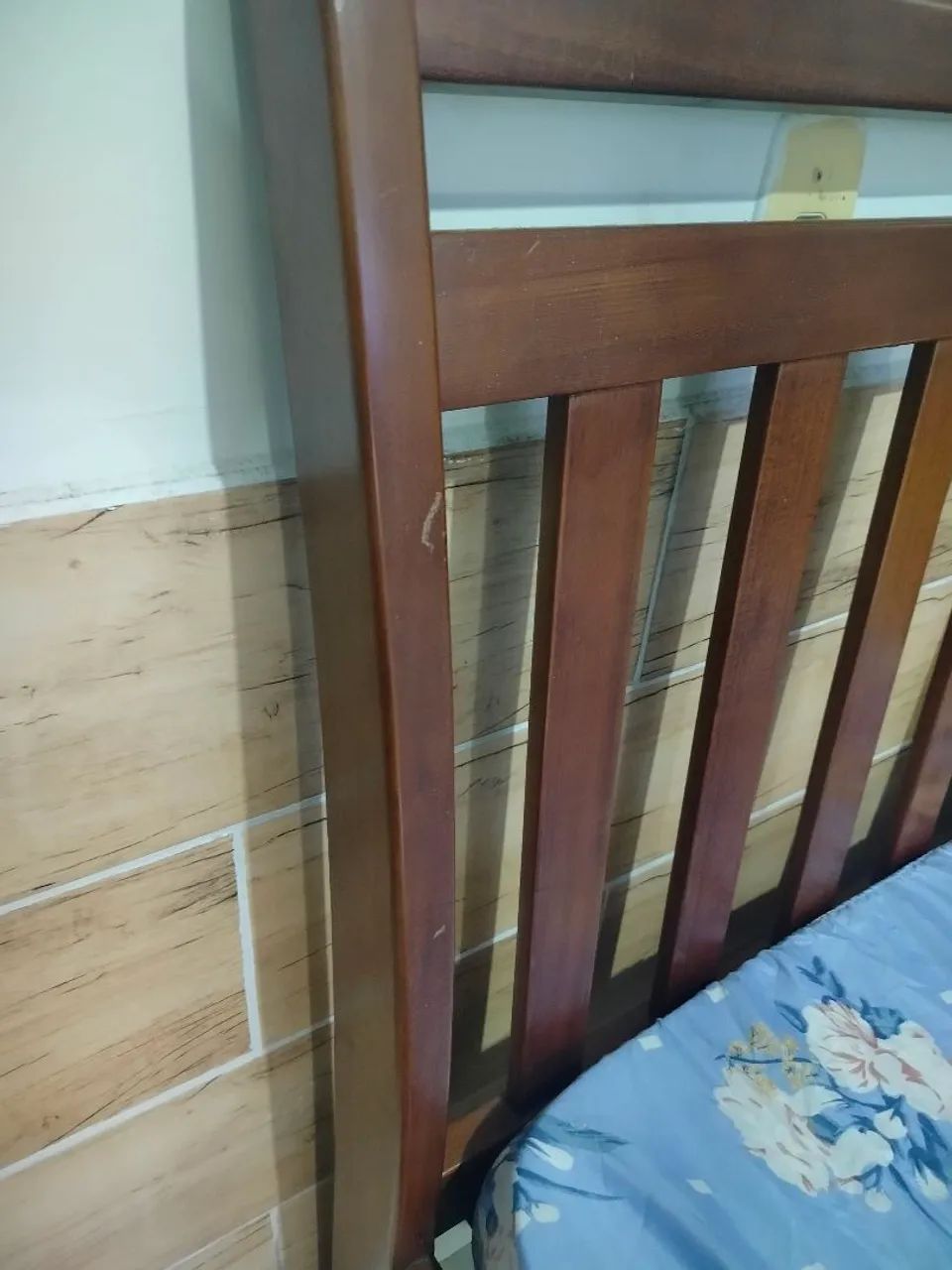 Cama de madeira pura e nobre de solteiro com colchão  - Foto 4