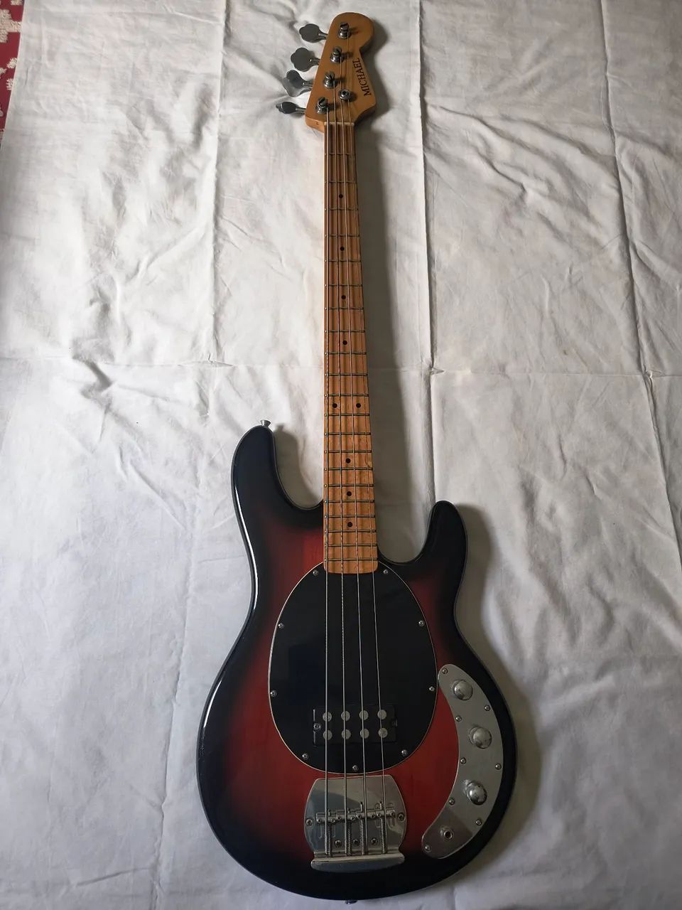 Baixo Michael Musicman  - Foto 3