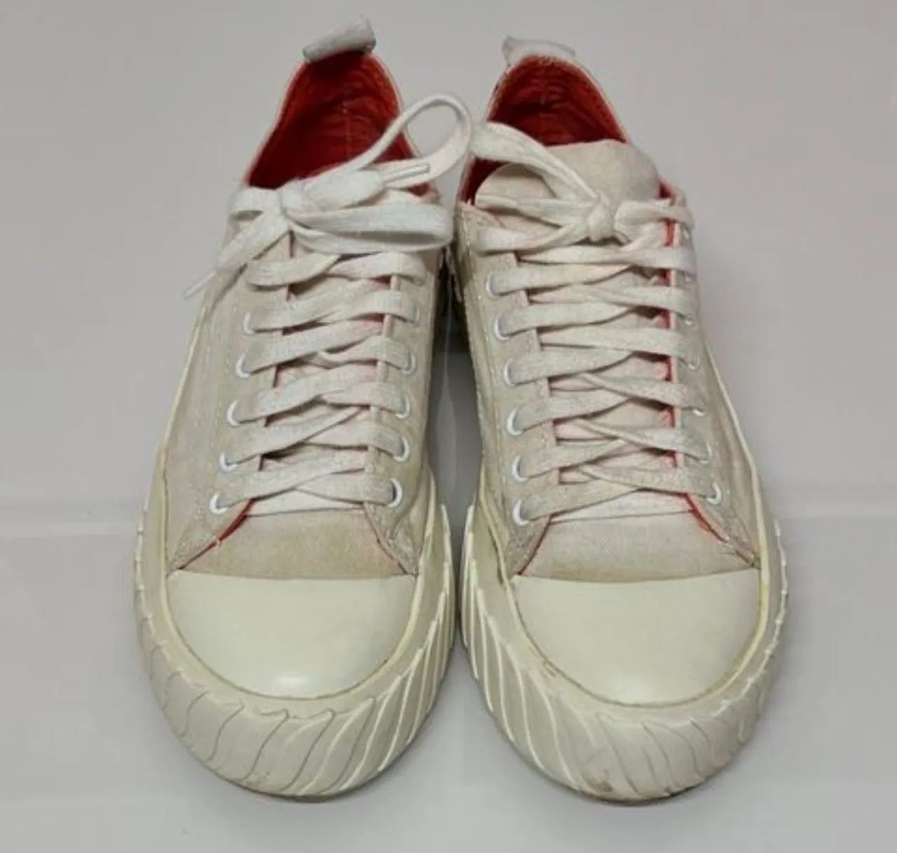 Tenis zara 39 comprado fora do país.