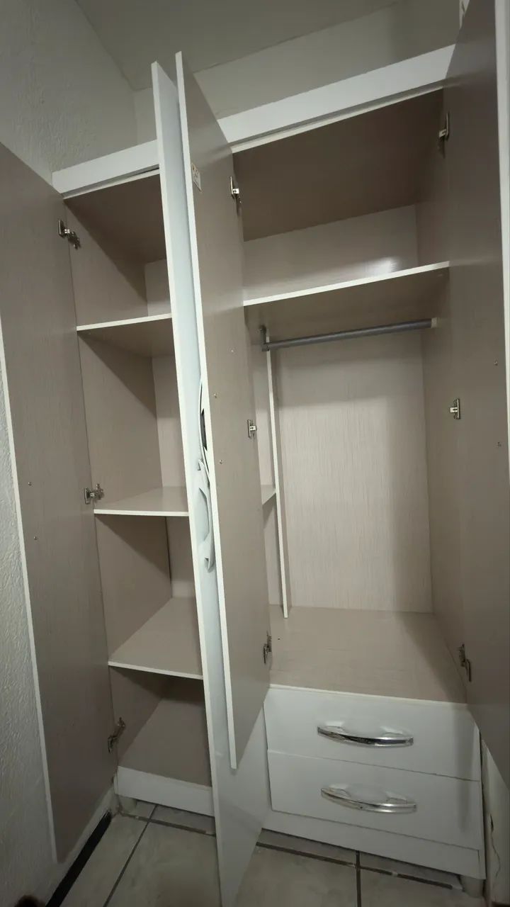 Guarda-roupa pequeno - Foto 4