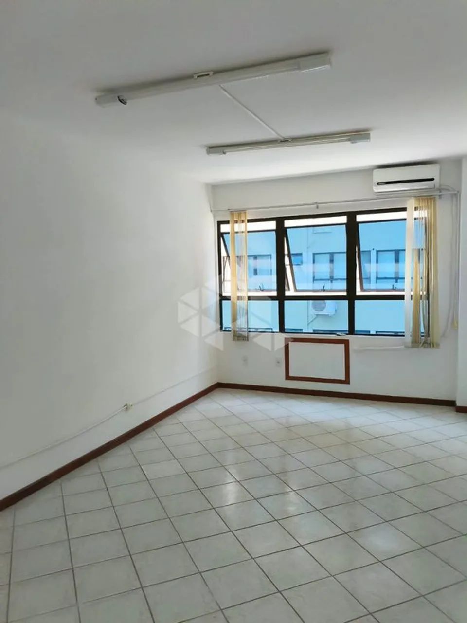Sala 51M² - para Alugar - Foto 4