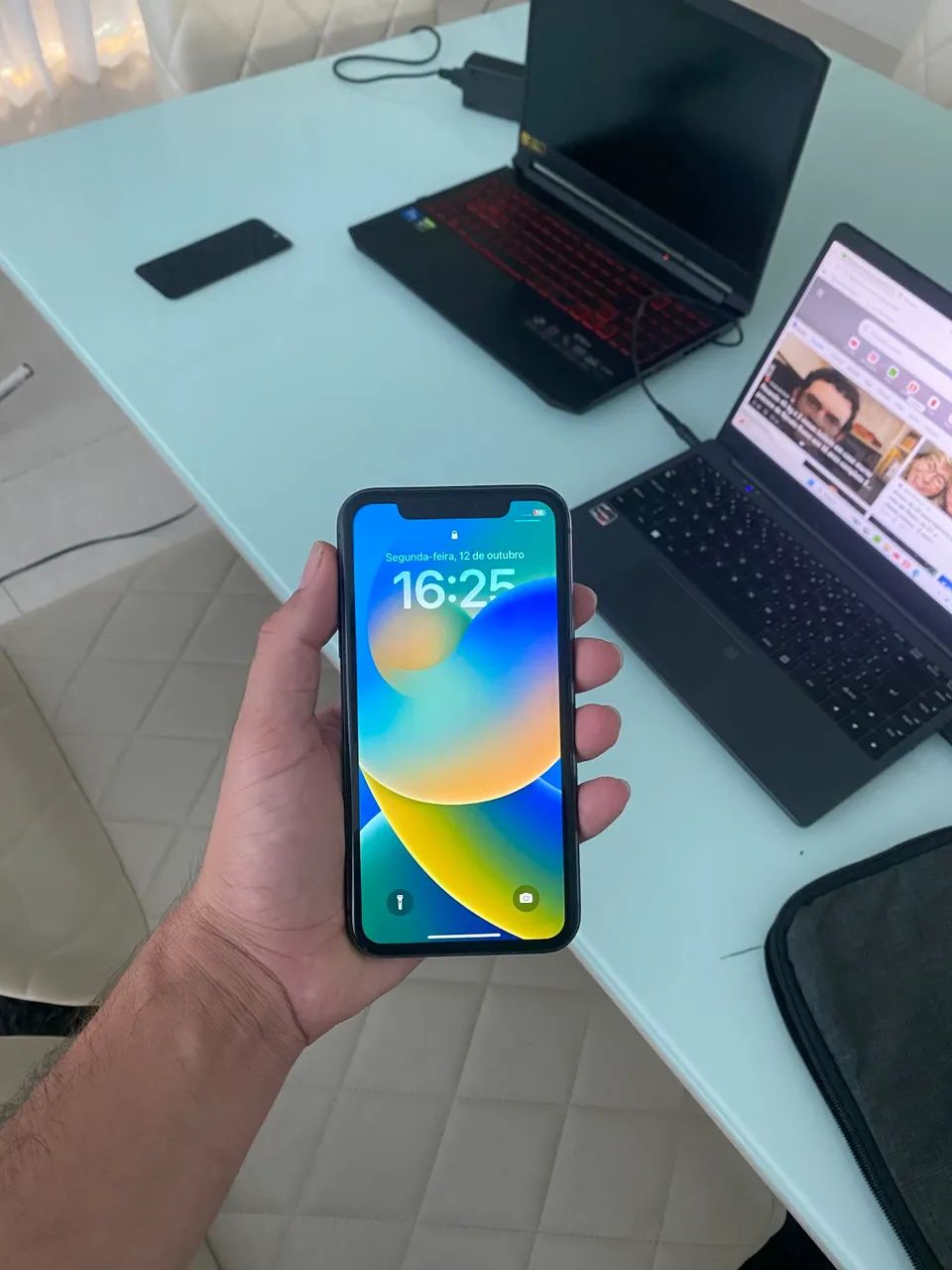 iPhone 11 64 GB Black todo original  - Foto 2