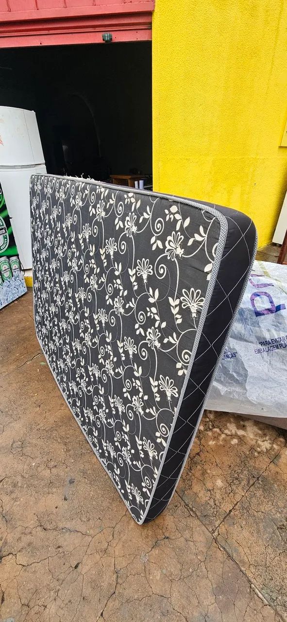 colchao casal espuma D20 bem conservado ENTREGA GRÁTIS 