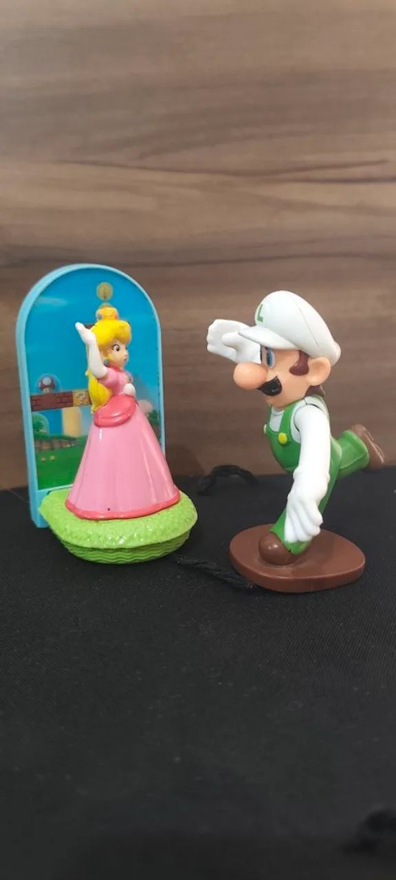 Miniaturas Super Mario Luigi e Princesa Peach - Foto 2