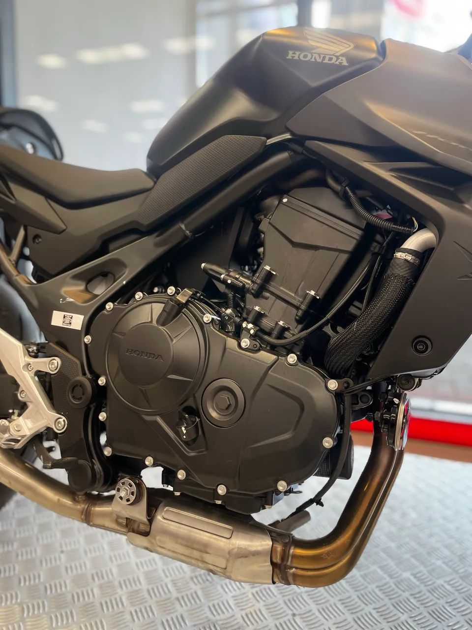 Hornet 750 - Foto 2