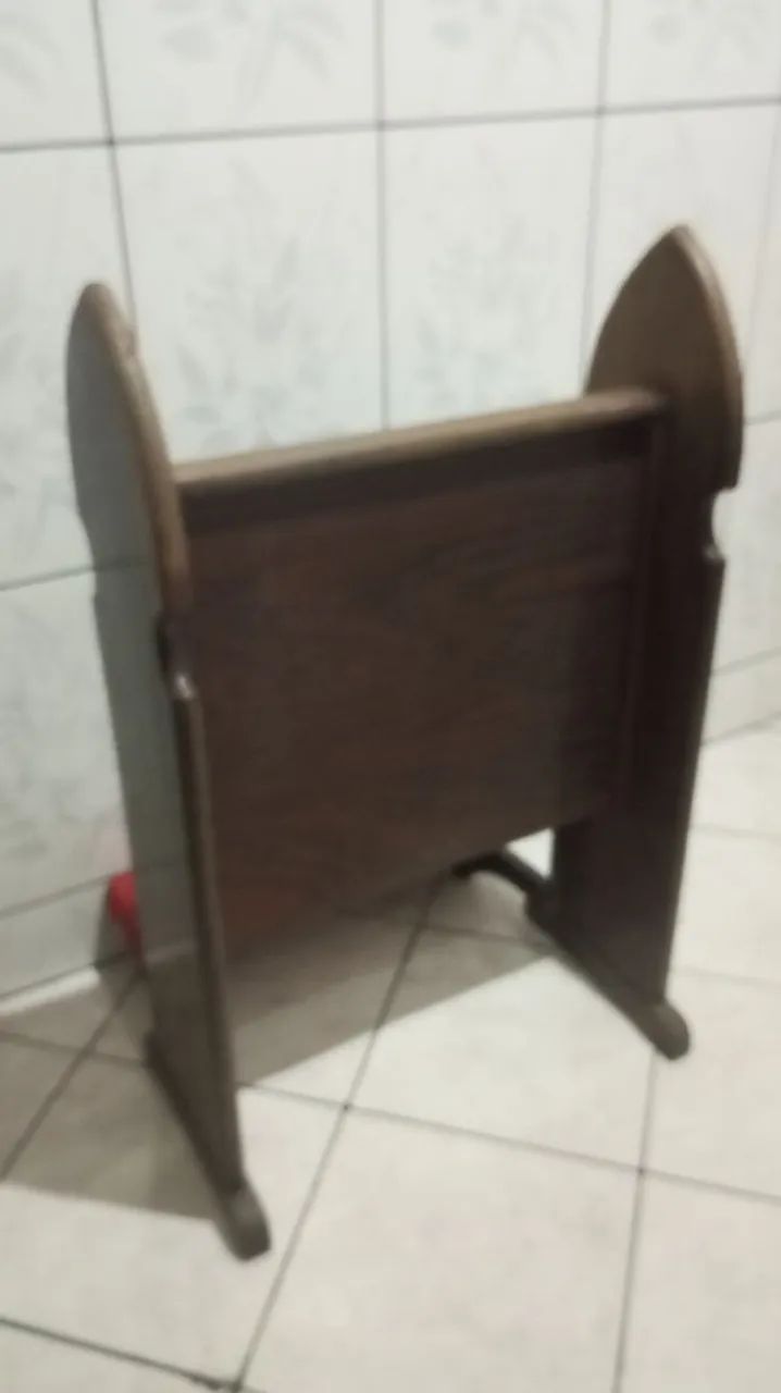 Genuflexório de madeira. - Foto 2