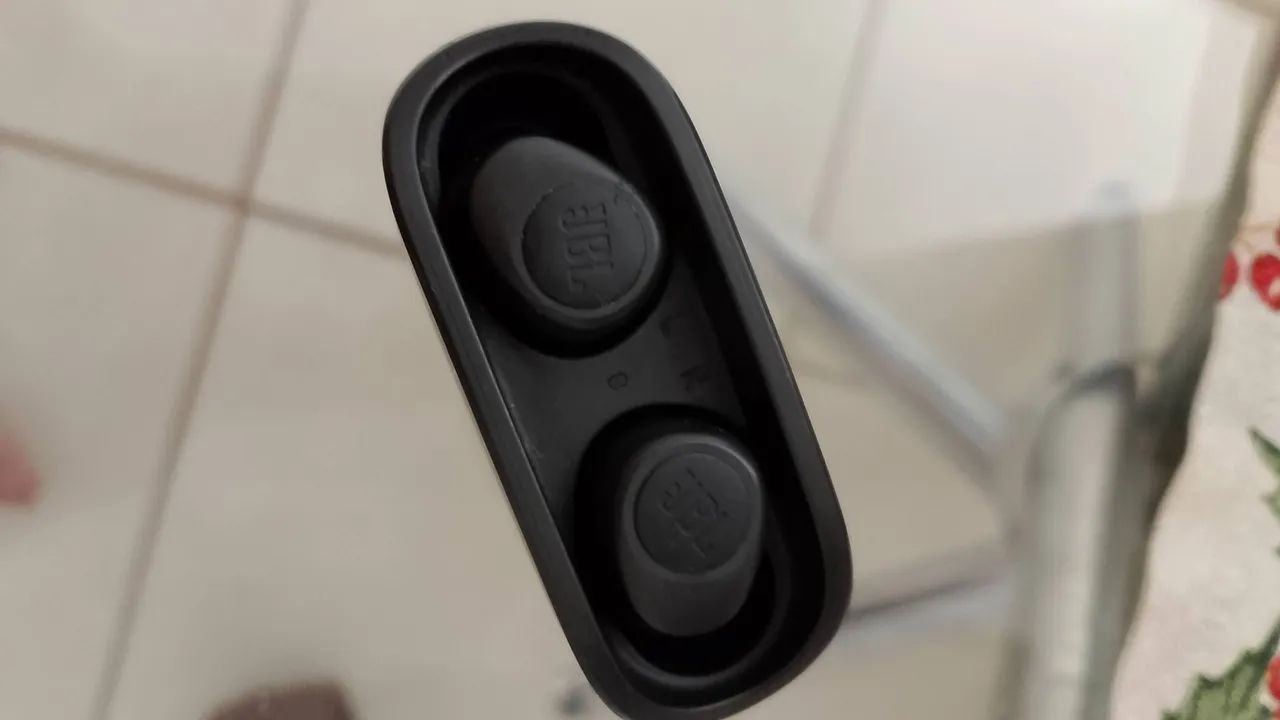 Fone JBL VIBE 100TWS.