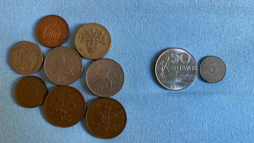 Moedas antigas de vários países. - Foto 2