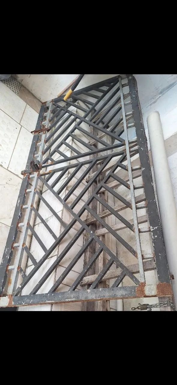 Portão de metalon