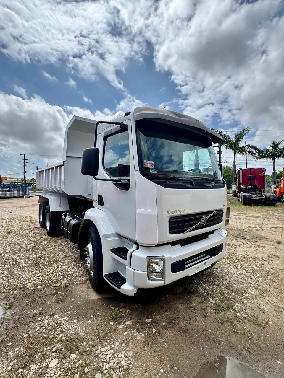 Caçamba Volvo 260  - Foto 2