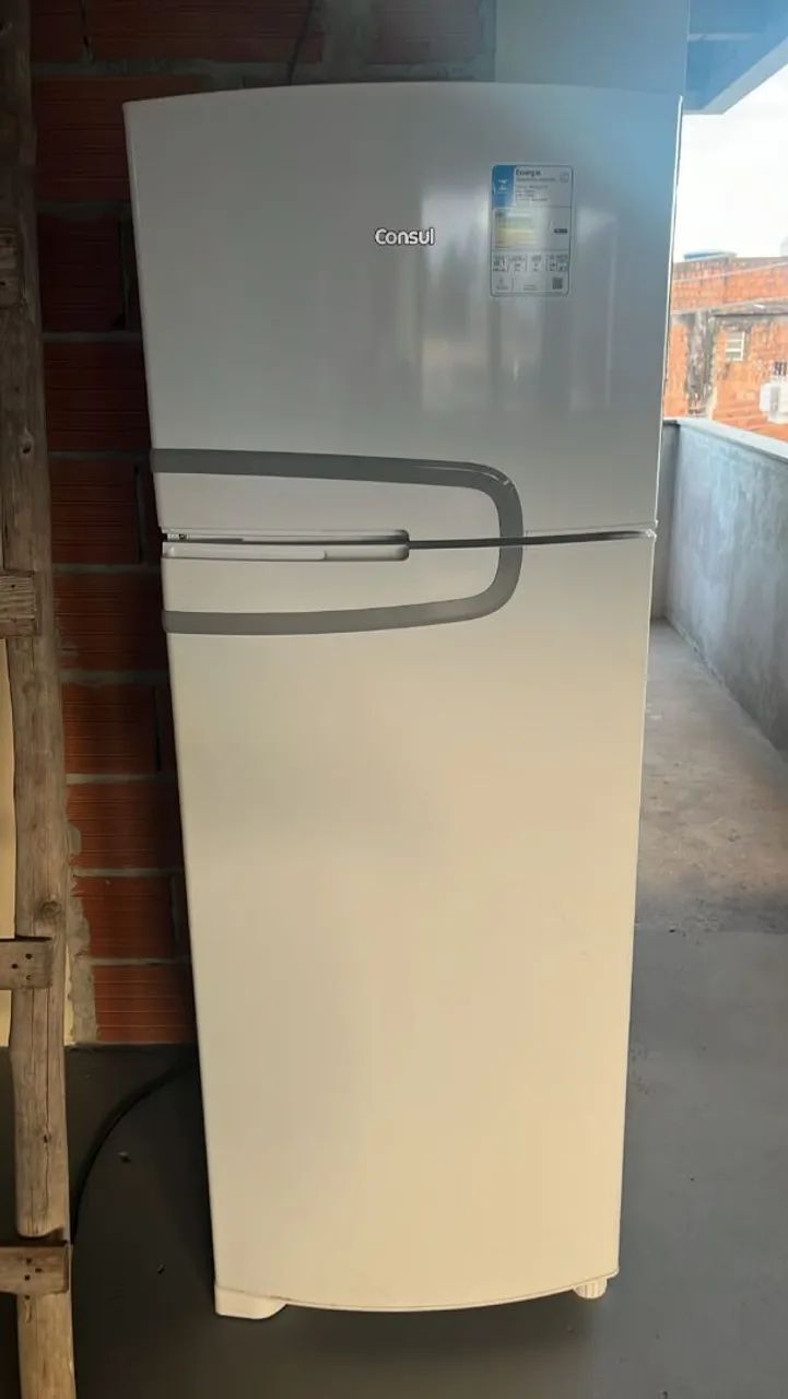 Geladeira semi nova