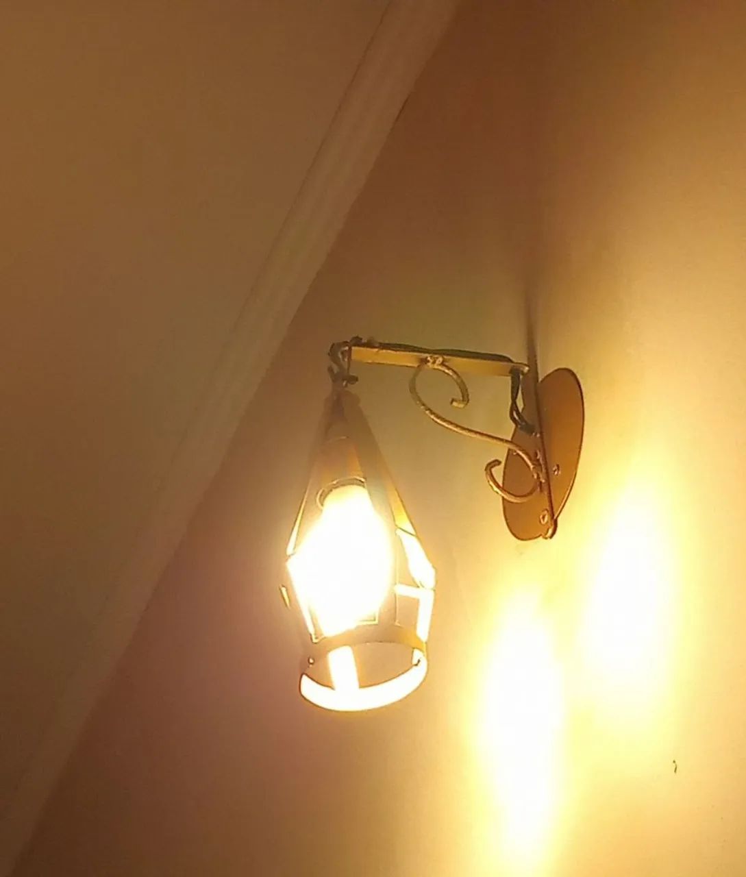 Par de luminária, arandelas rústicas, ferro, R$ 90,00!!!! - Foto 2