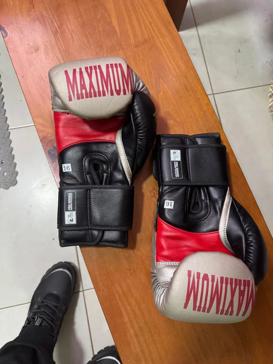 KIT LUVA E CANELEIRA MAXIMUM - Foto 4