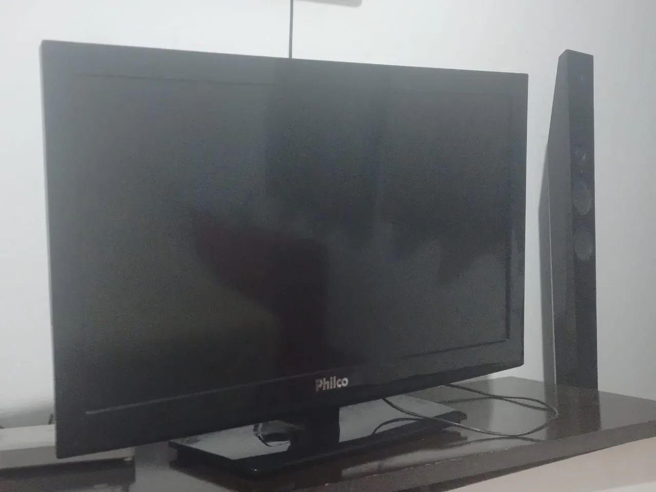 Vende-se tv em ótimo estado 32 polegadas preta 