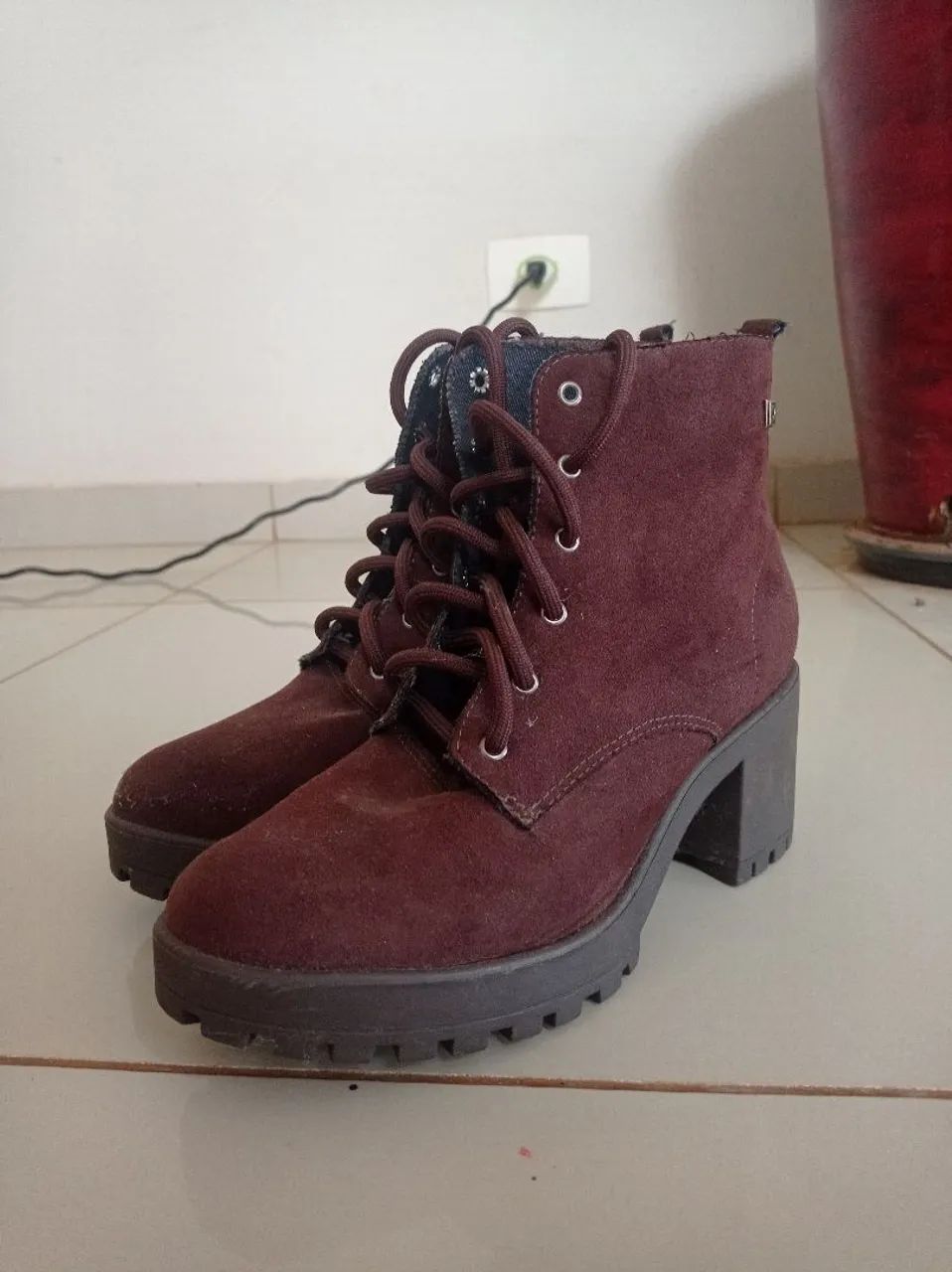 Vendo Bota Semi Nova - Foto 3