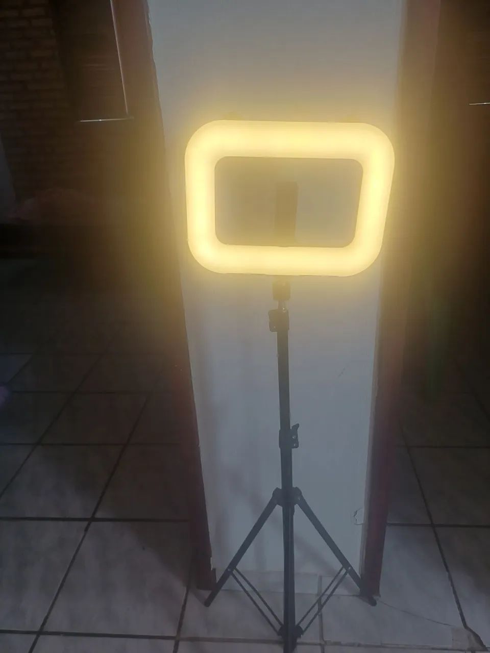 Tripé ringlight com luz e bateria independente  - Foto 4