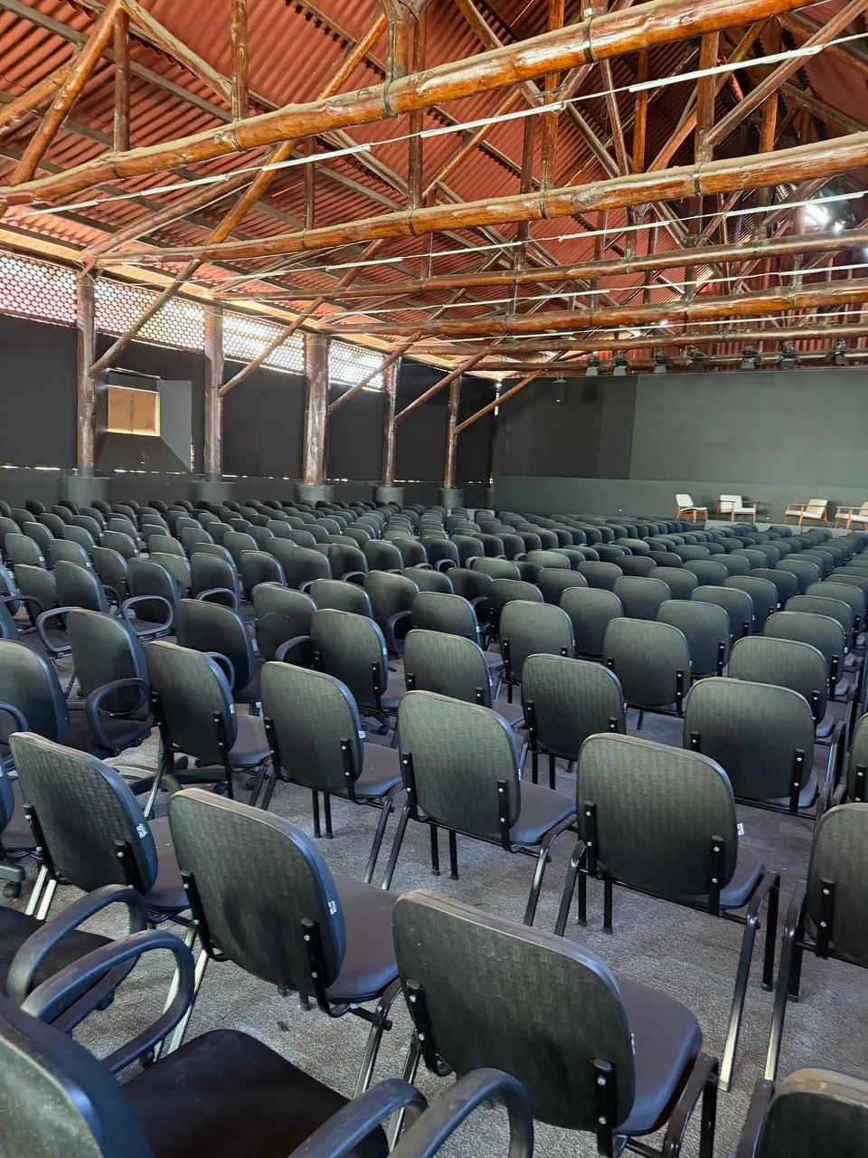 Lote de cadeiras para auditório e igreja - Foto 2